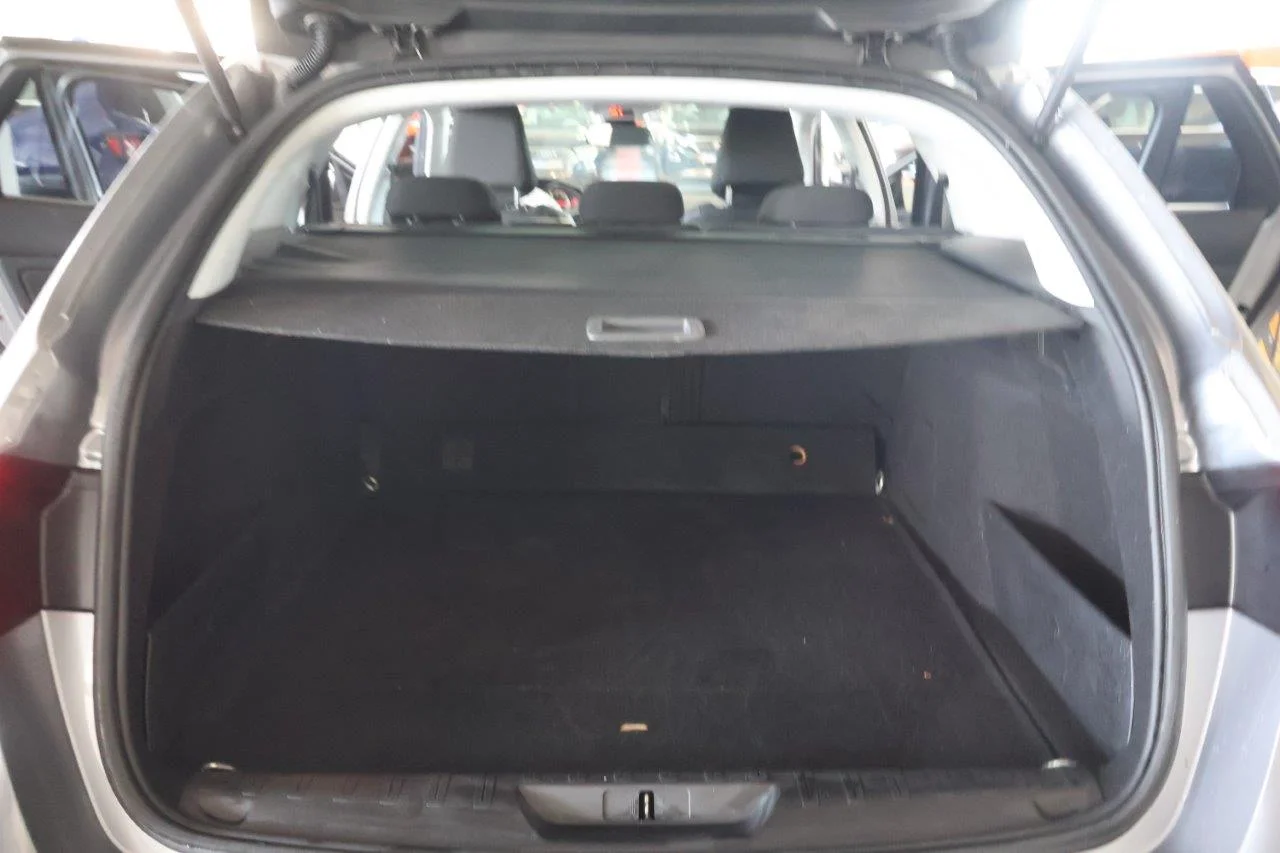 Peugeot 308 - View model 10