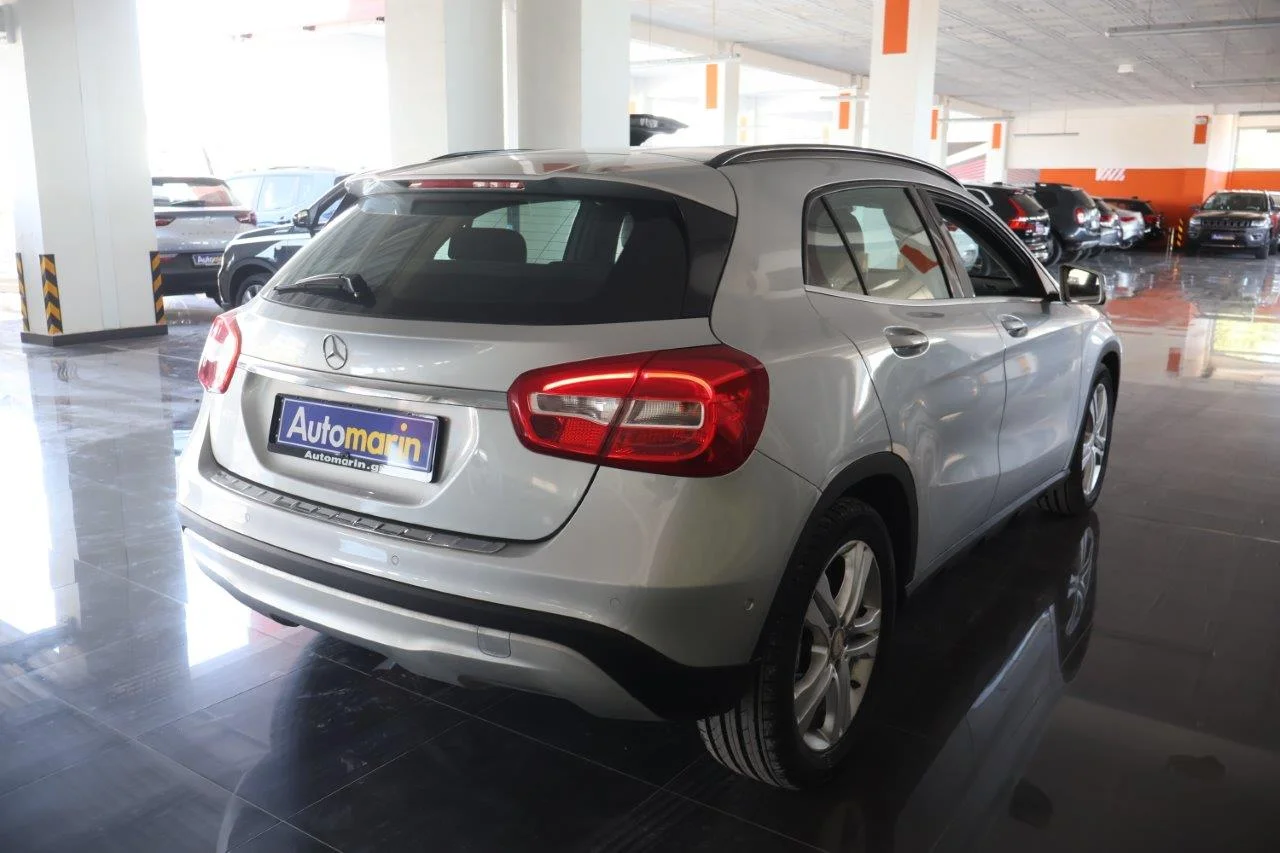 View 5 - Mercedes-Benz GLA 200 - 2014