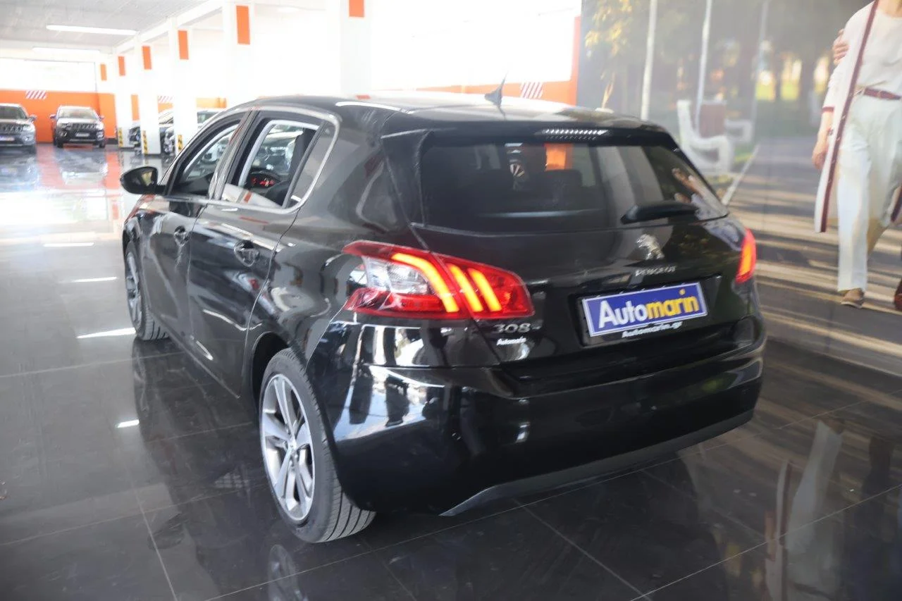Peugeot 308 - View model 6
