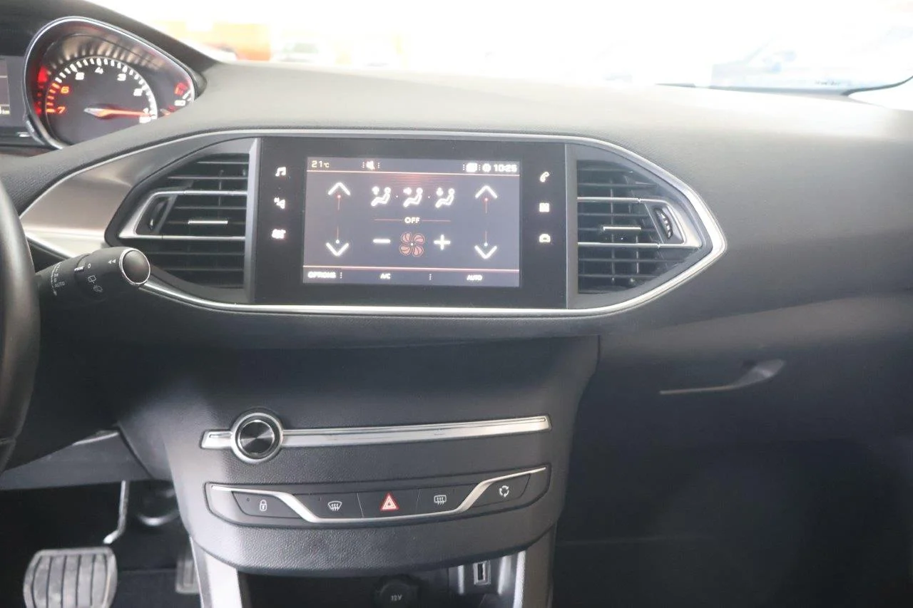 Peugeot 308 - View model 27