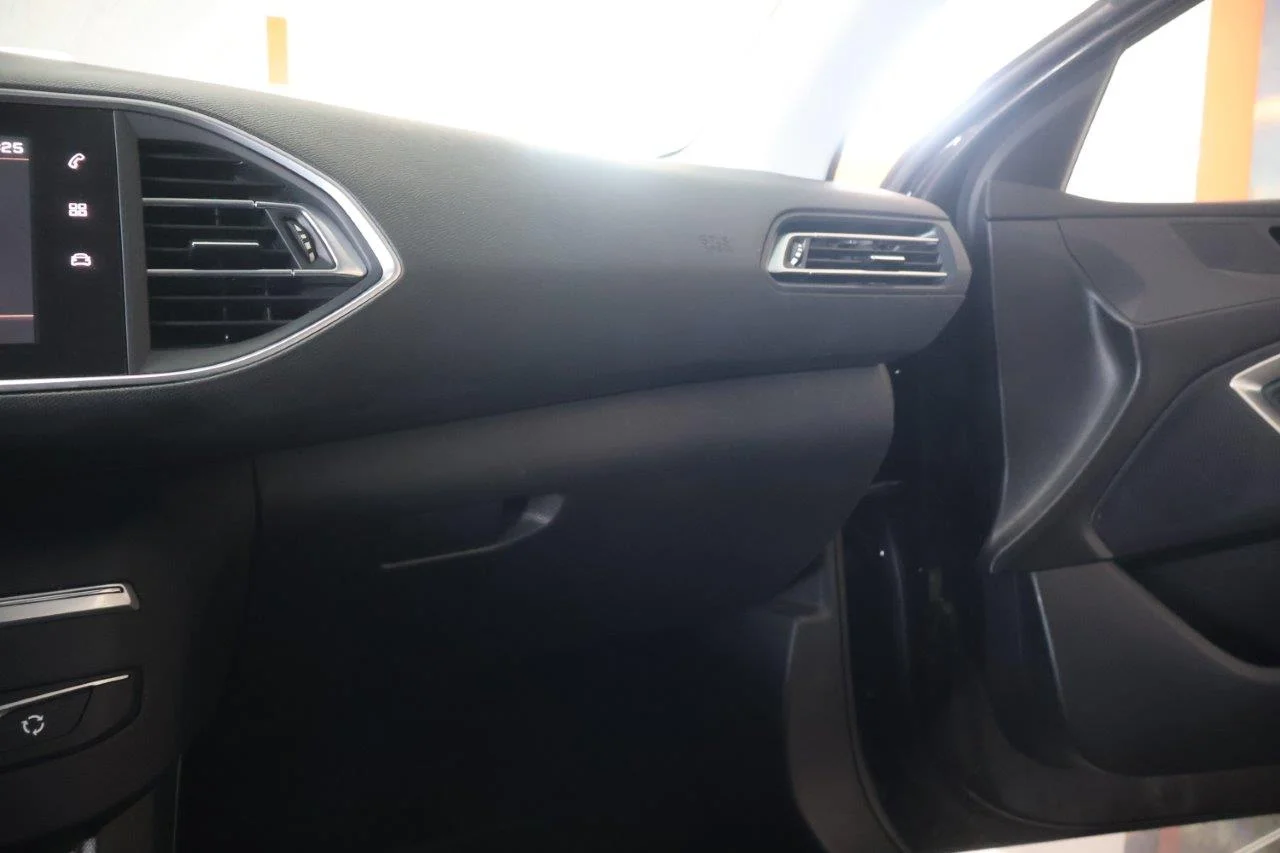 Peugeot 308 - View model 31