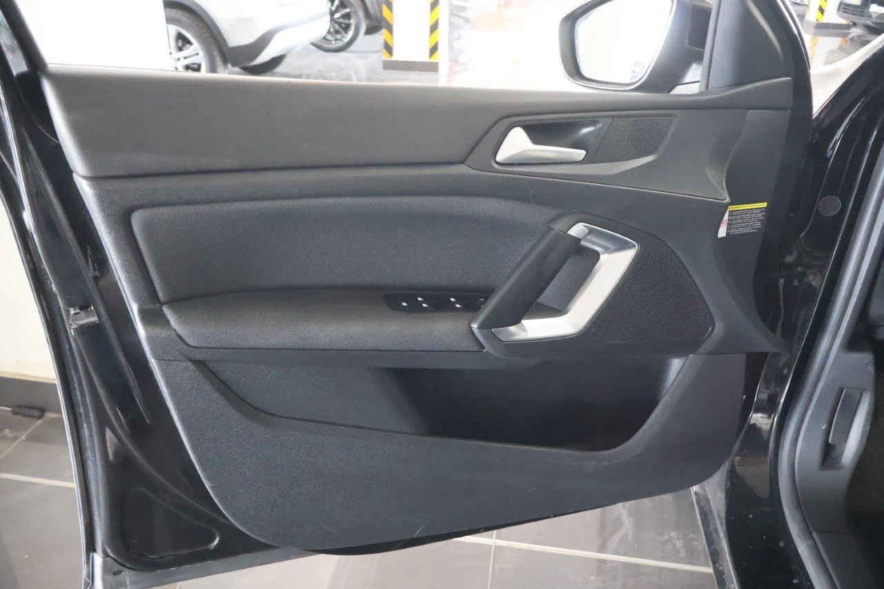 Peugeot 308 - View model 33