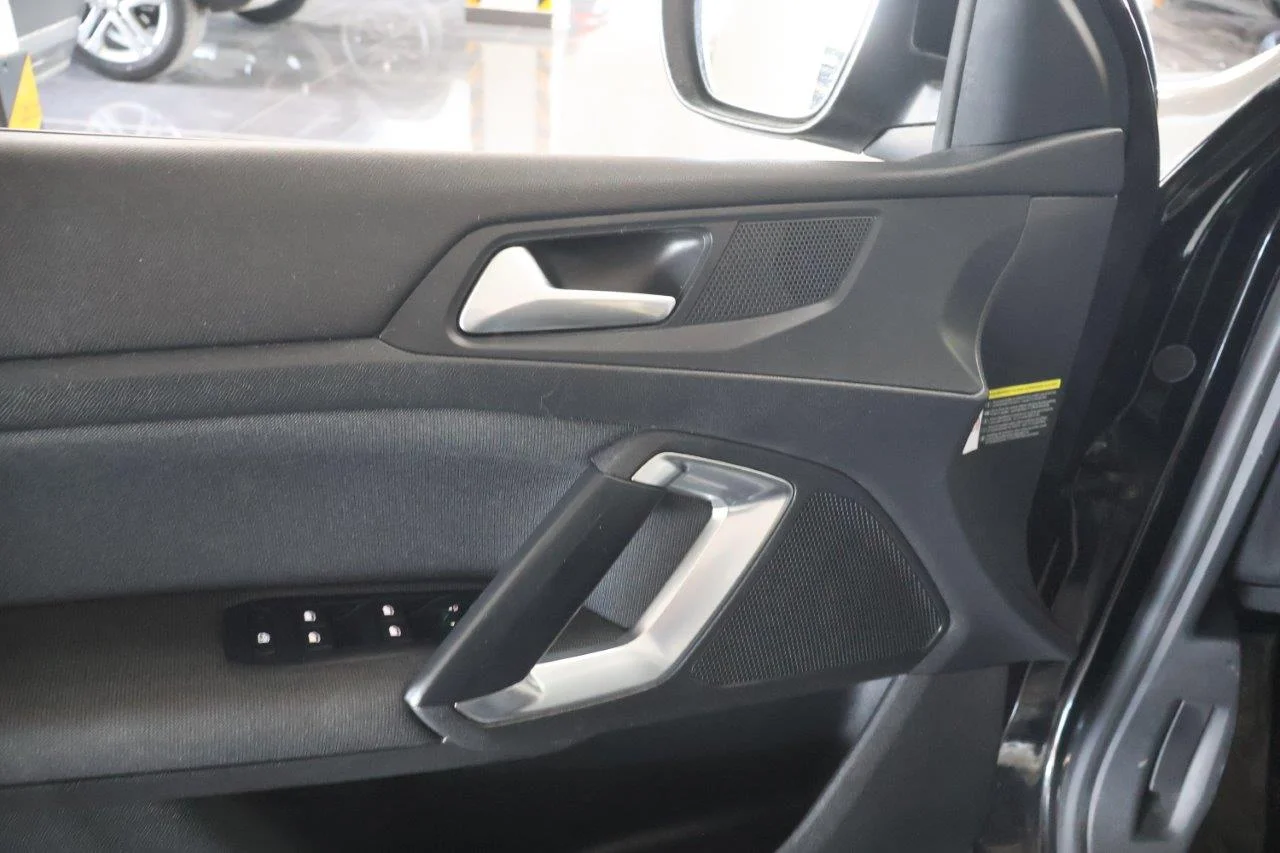 Peugeot 308 - View model 34