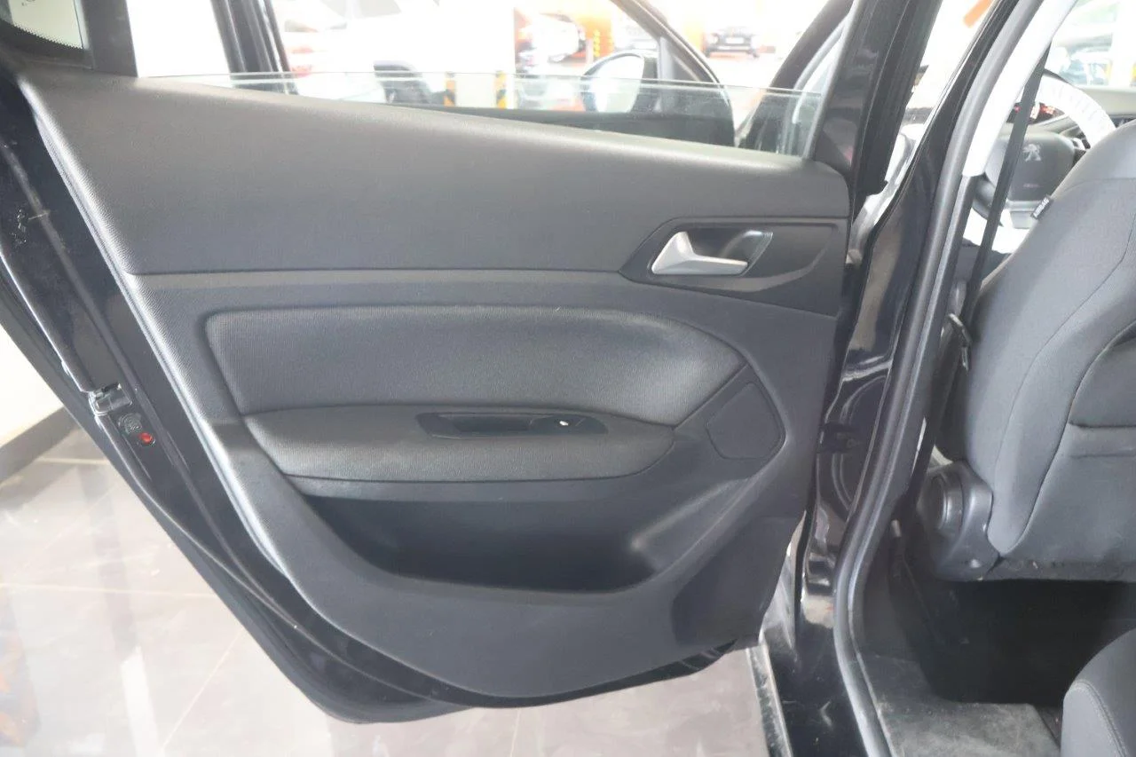 Peugeot 308 - View model 35