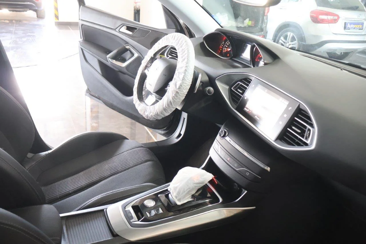 Peugeot 308 - View model 36