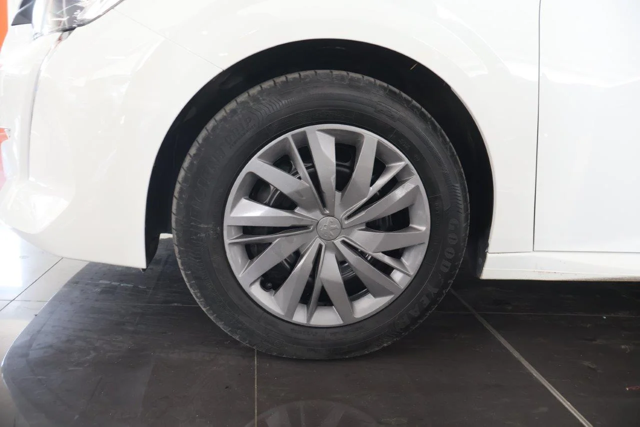 Peugeot 208 - View model 14