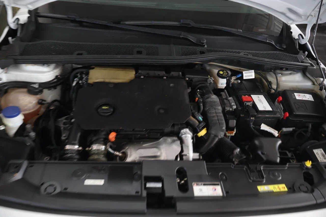Peugeot 208 - View model 21