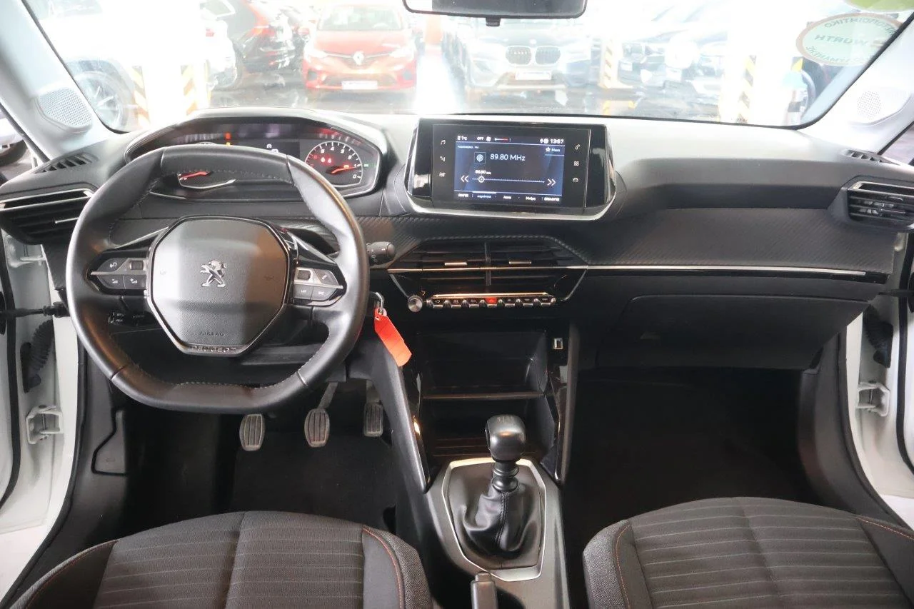 Peugeot 208 - View model 22