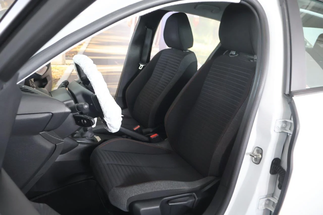 Peugeot 208 - View model 23