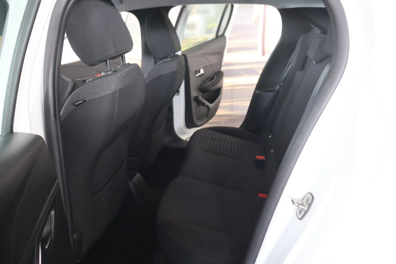Peugeot 208 - View model 25