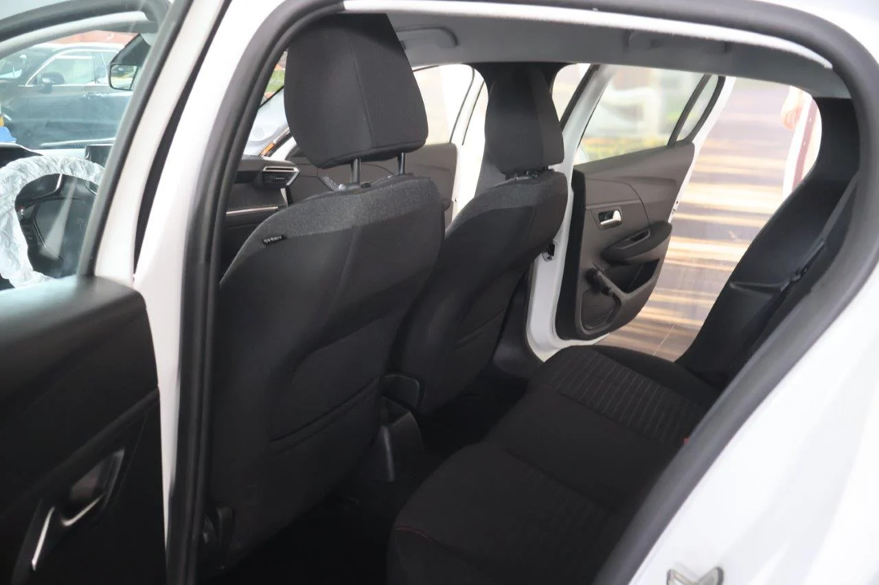 Peugeot 208 - View model 26
