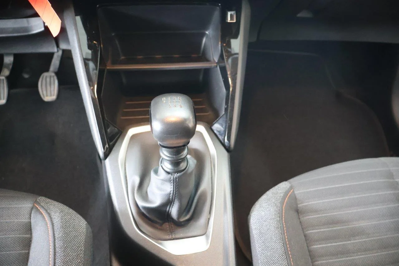 Peugeot 208 - View model 31