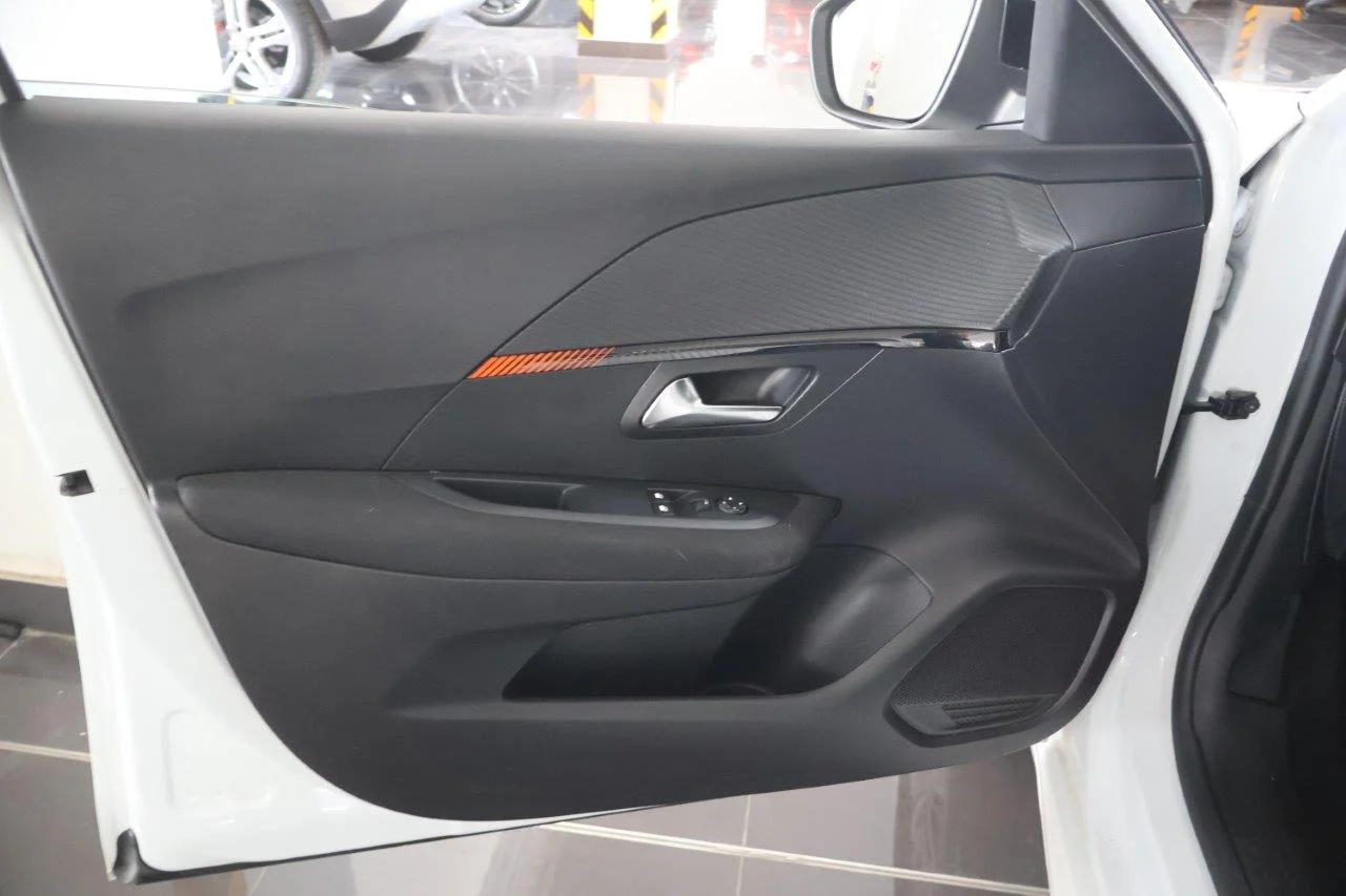 Peugeot 208 - View model 32