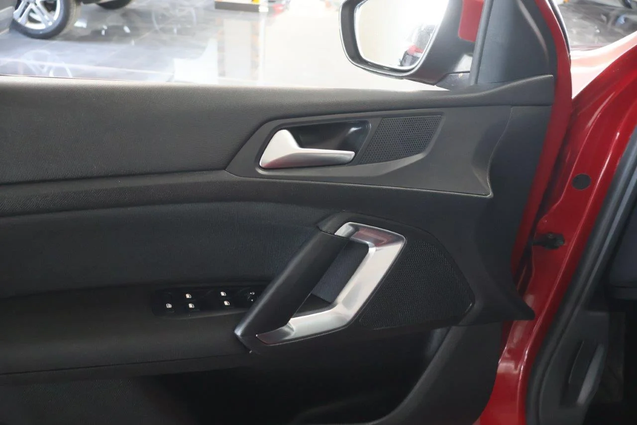 Peugeot 308 - View model 33