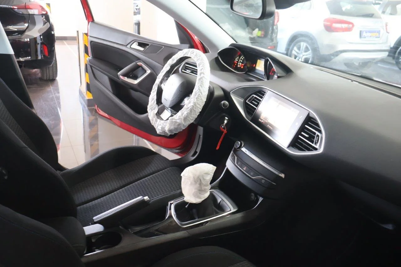 Peugeot 308 - View model 35