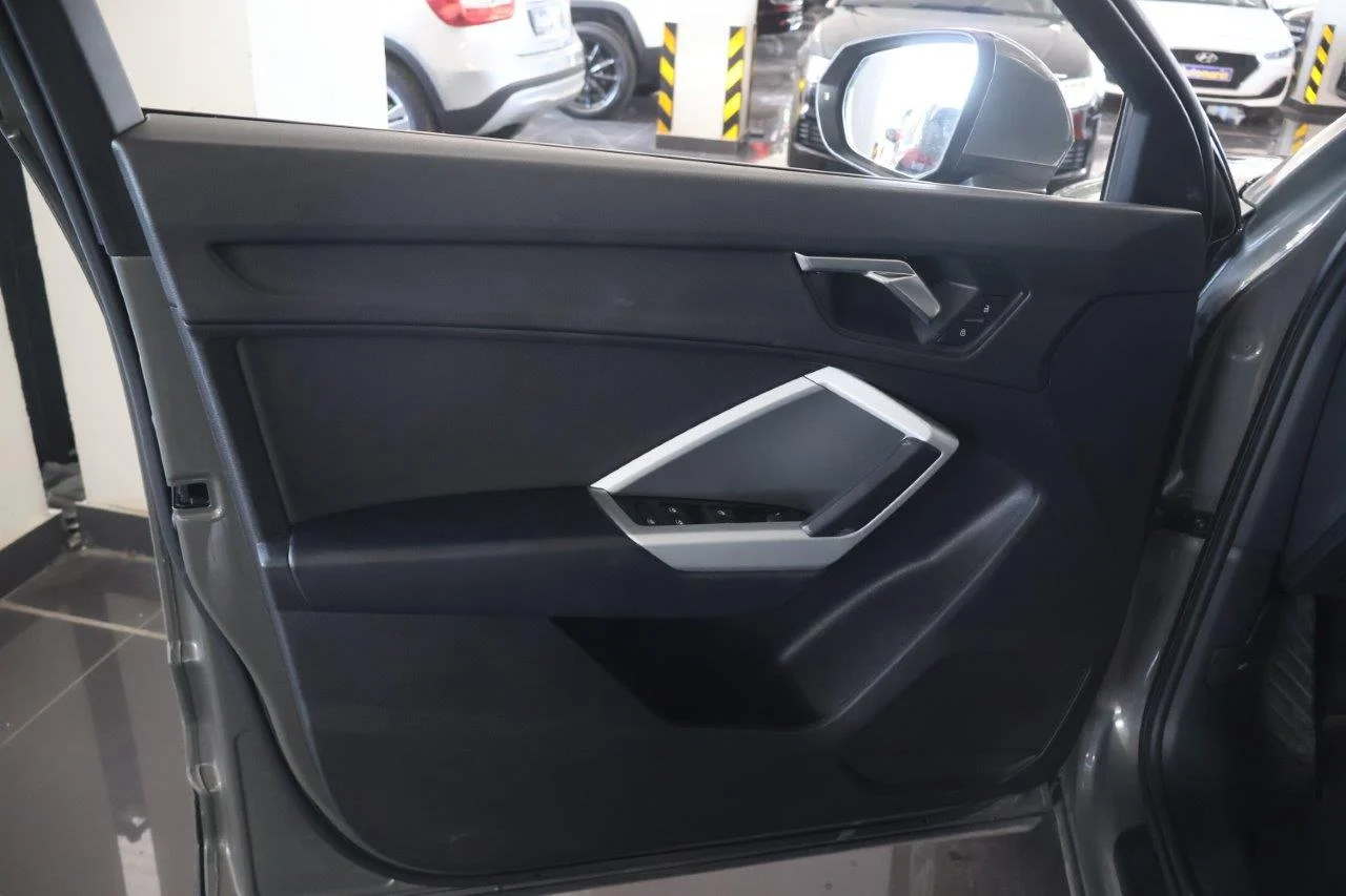 Audi Q3 - View model 32