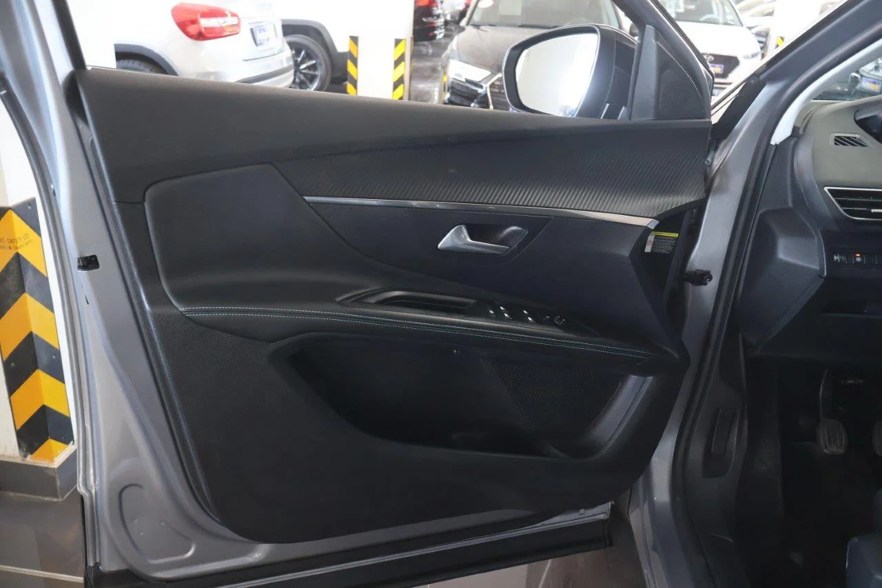 Peugeot 5008 - View model 34