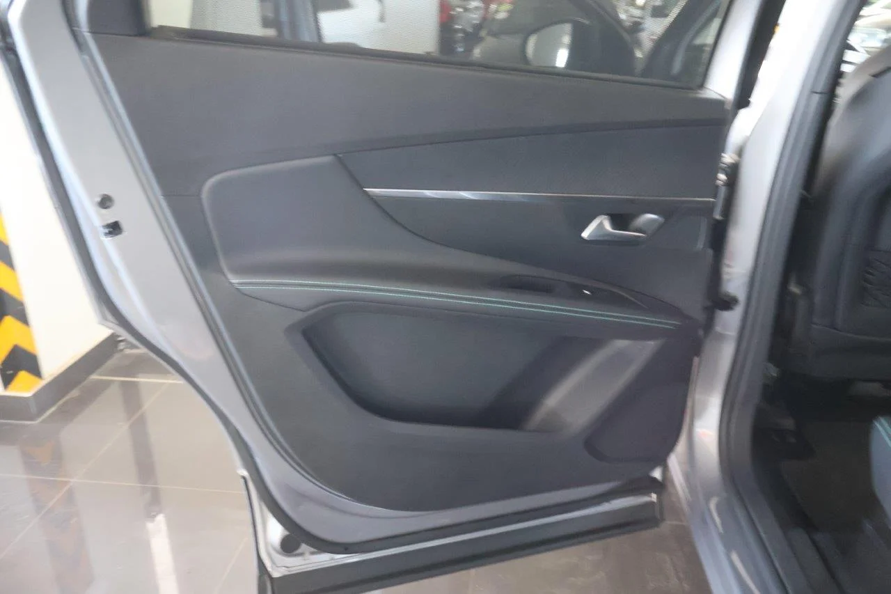 Peugeot 5008 - View model 36