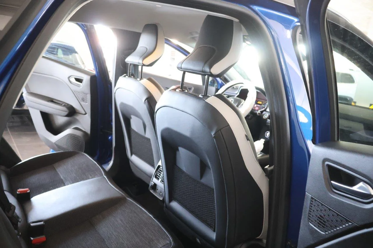 Renault Captur - View model 28