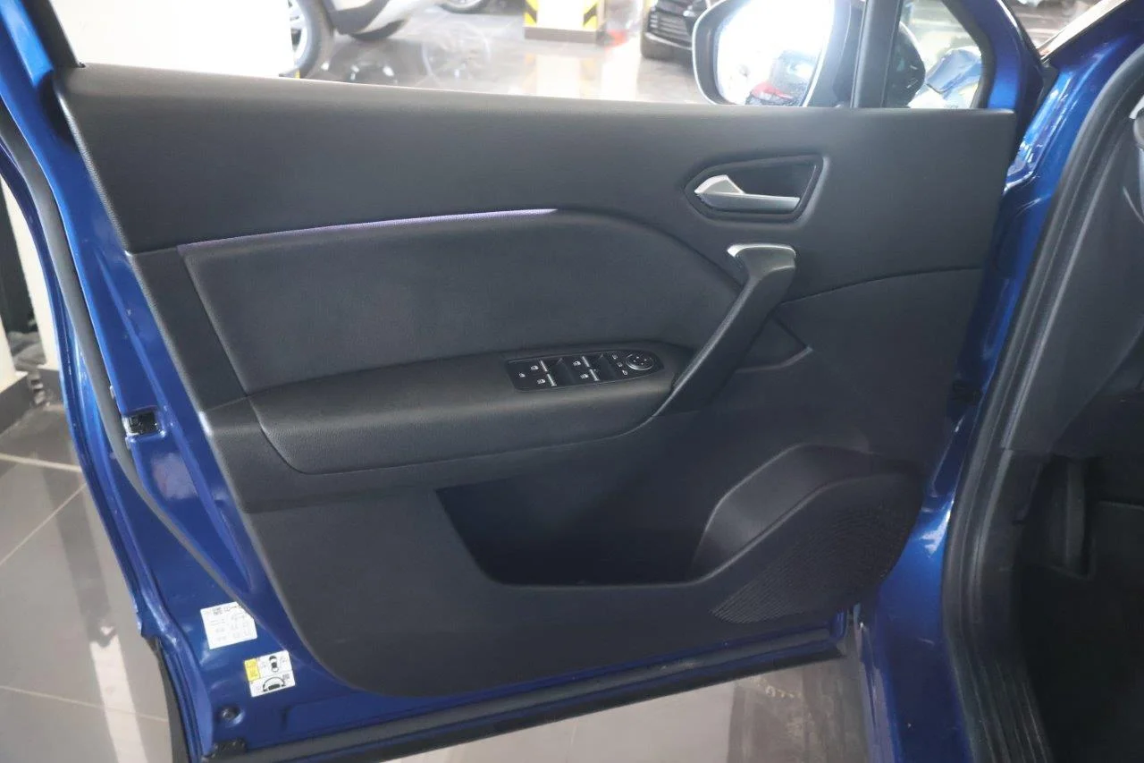 Renault Captur - View model 35