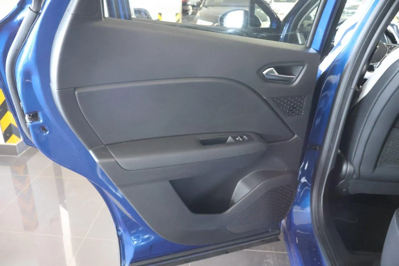 Renault Captur - View model 37