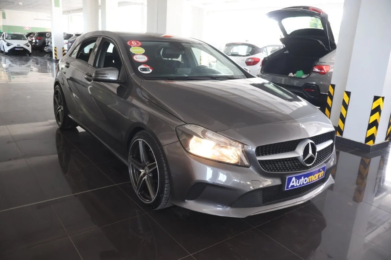 View 4 - Mercedes-Benz A 180 - 2016