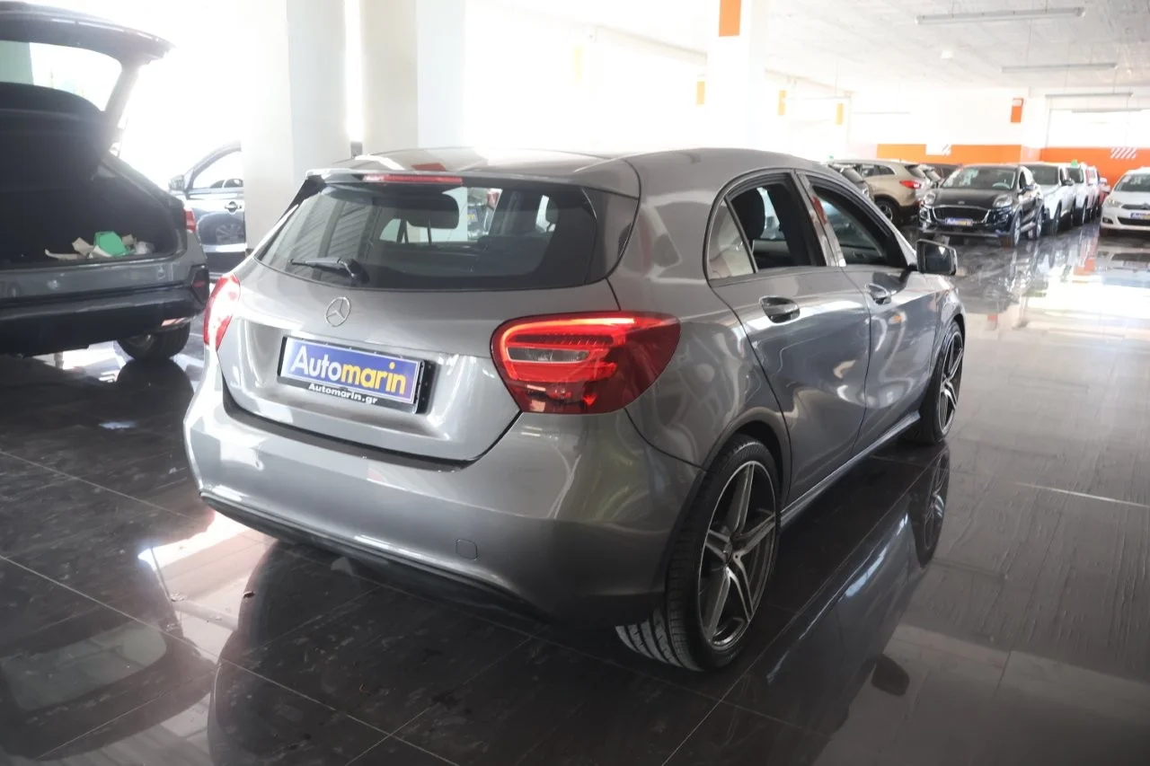 View 5 - Mercedes-Benz A 180 - 2016