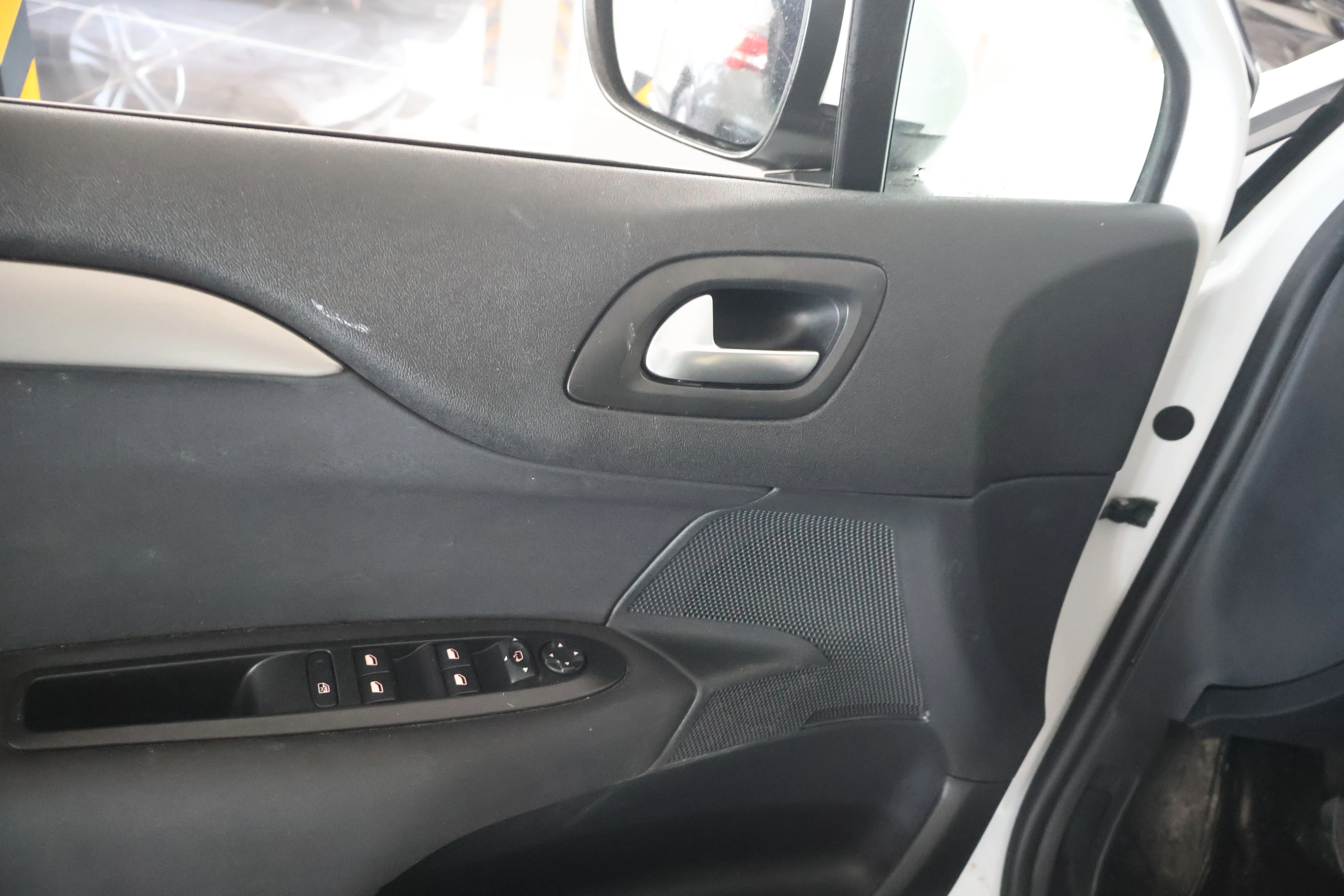 Citroen C4 - View model 32