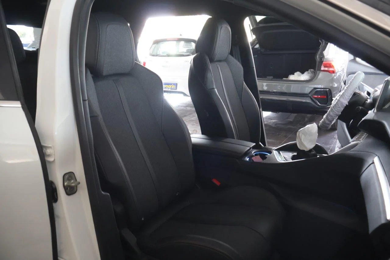 Peugeot 3008 - View model 23