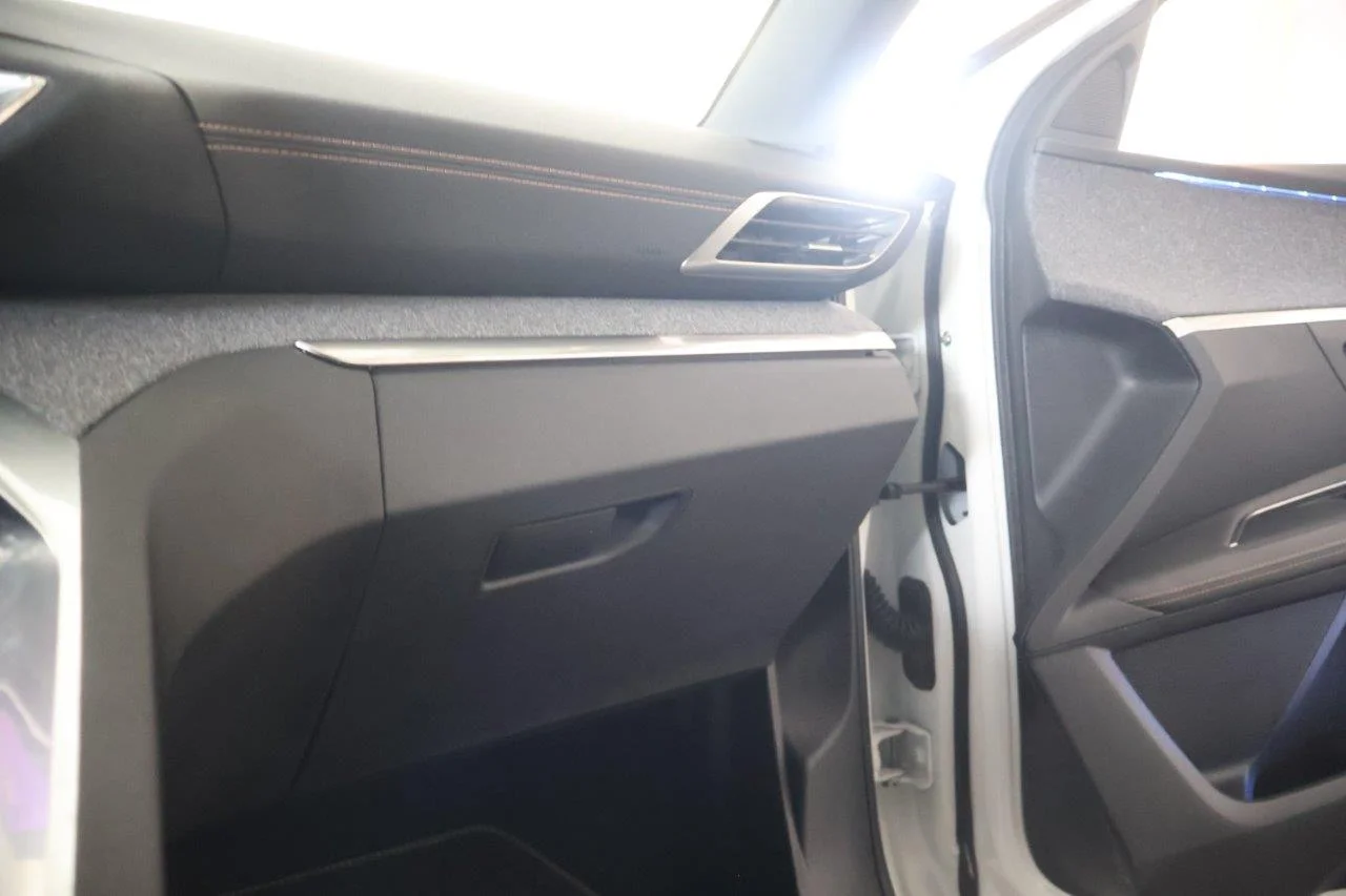 Peugeot 3008 - View model 32