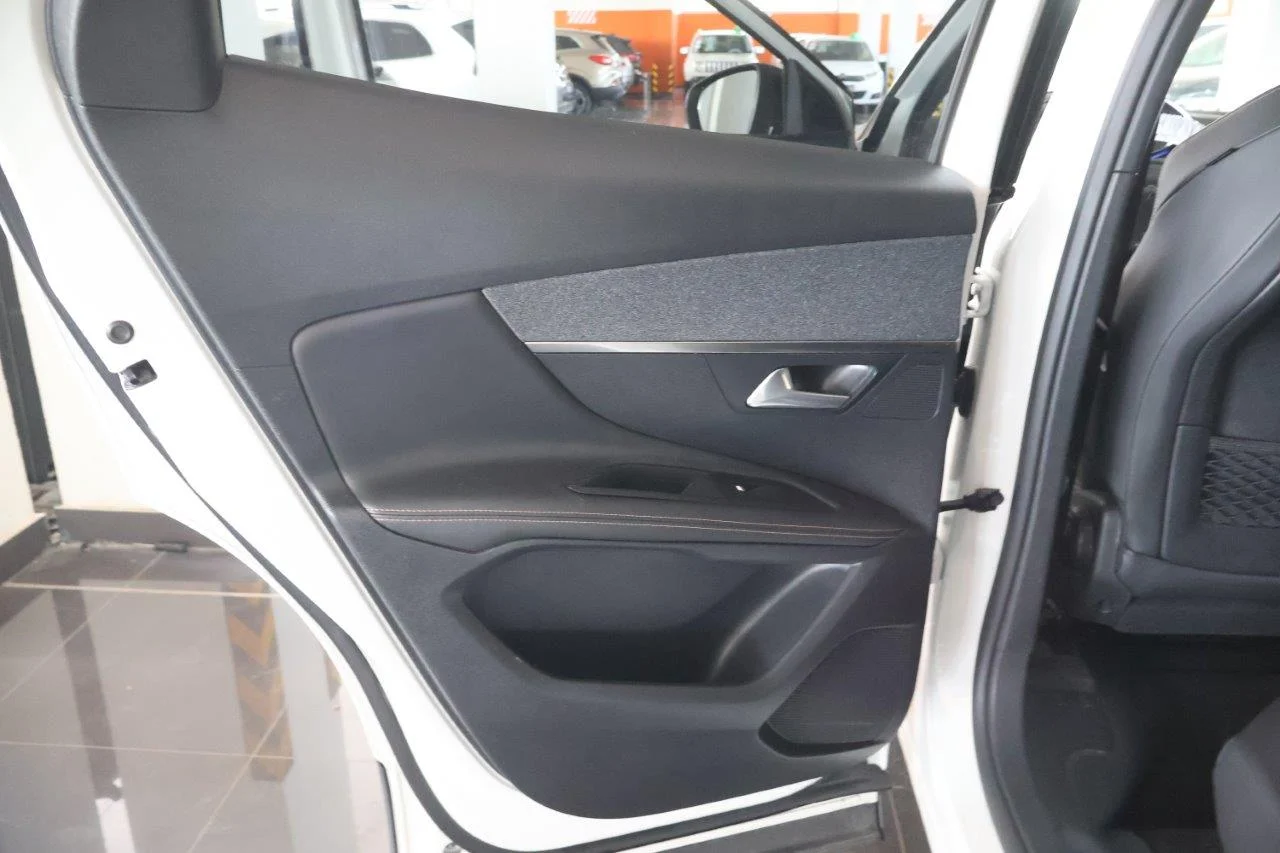 Peugeot 3008 - View model 35