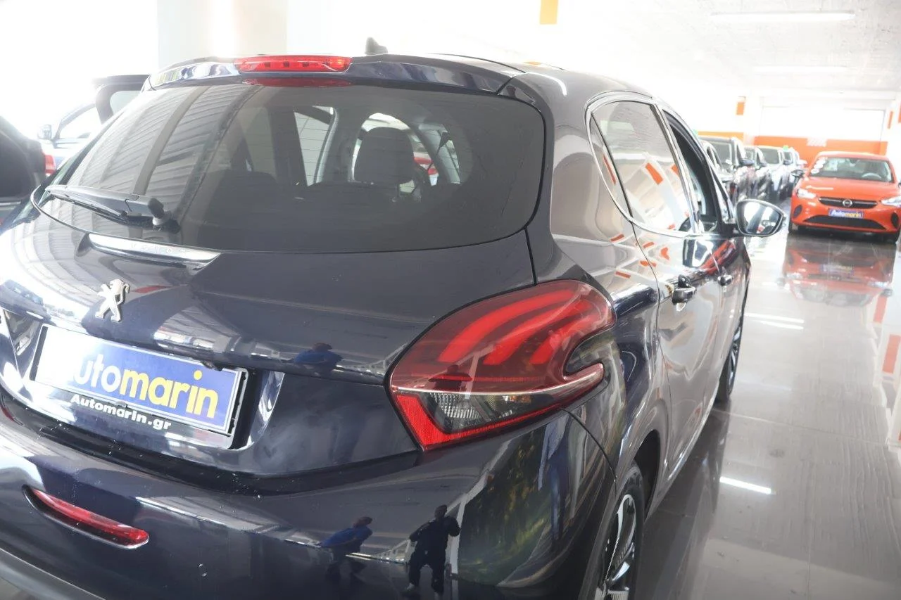 Peugeot 208 - View model 11