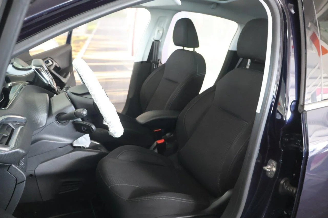 Peugeot 208 - View model 22
