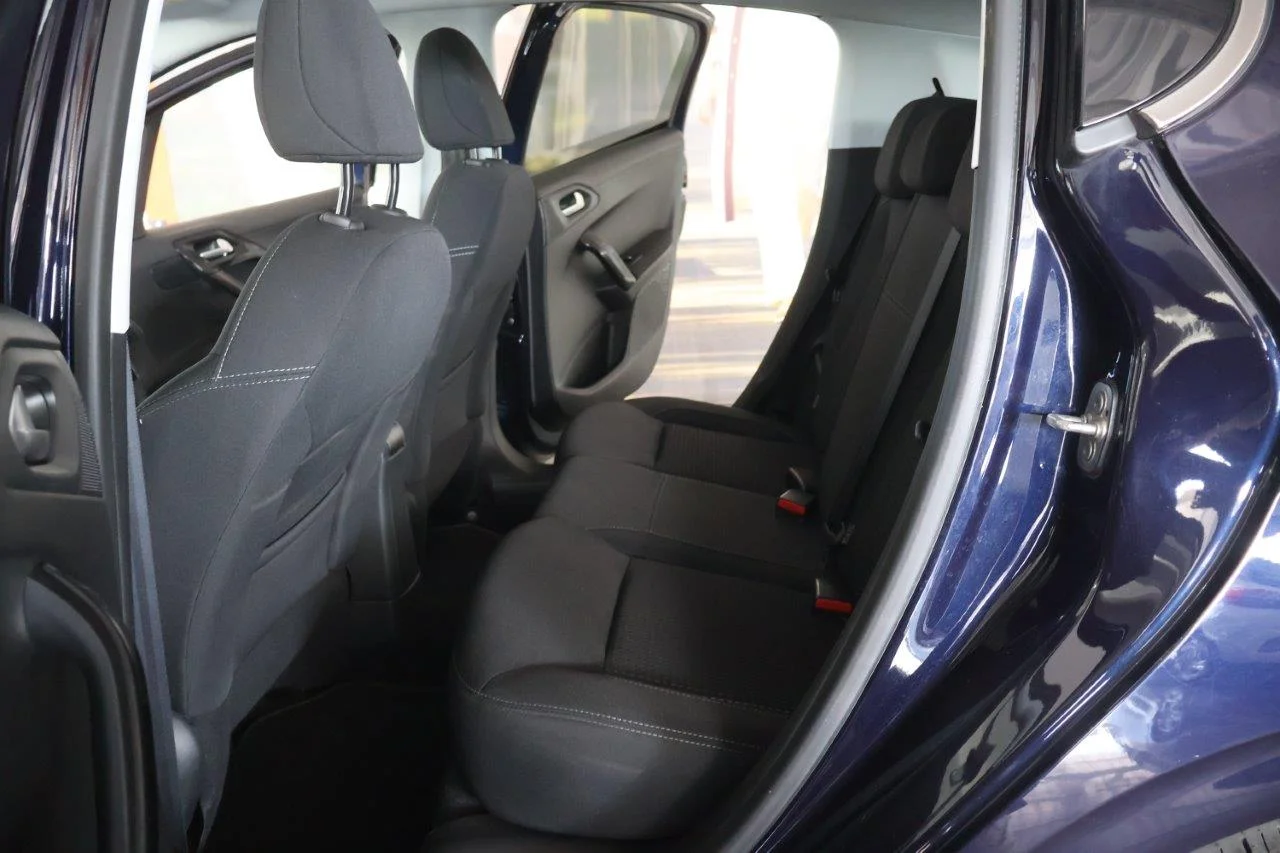 Peugeot 208 - View model 24