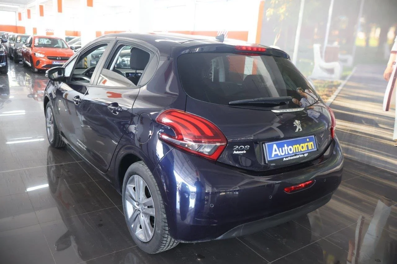 Peugeot 208 - View model 6