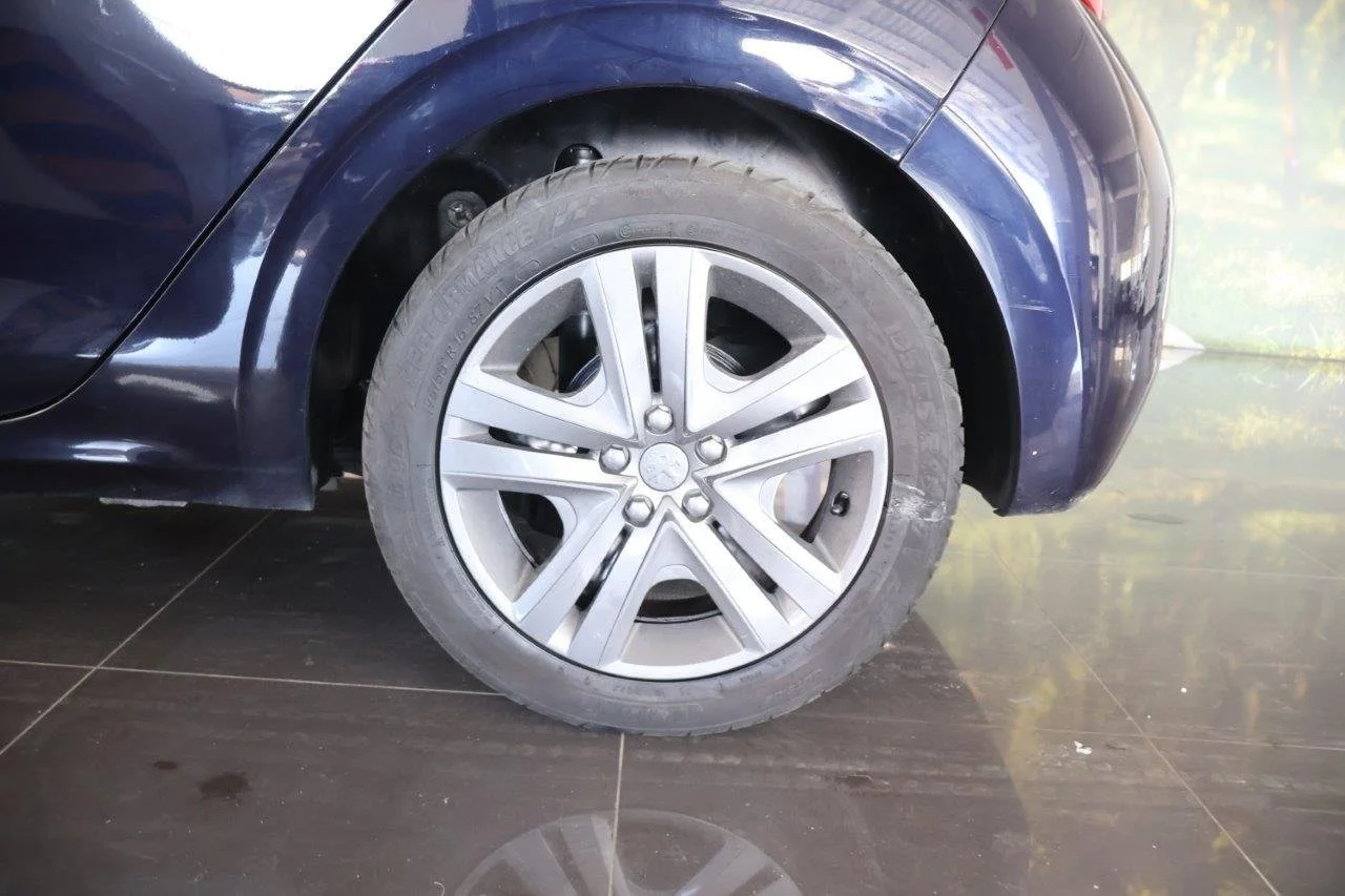 Peugeot 208 - View model 13