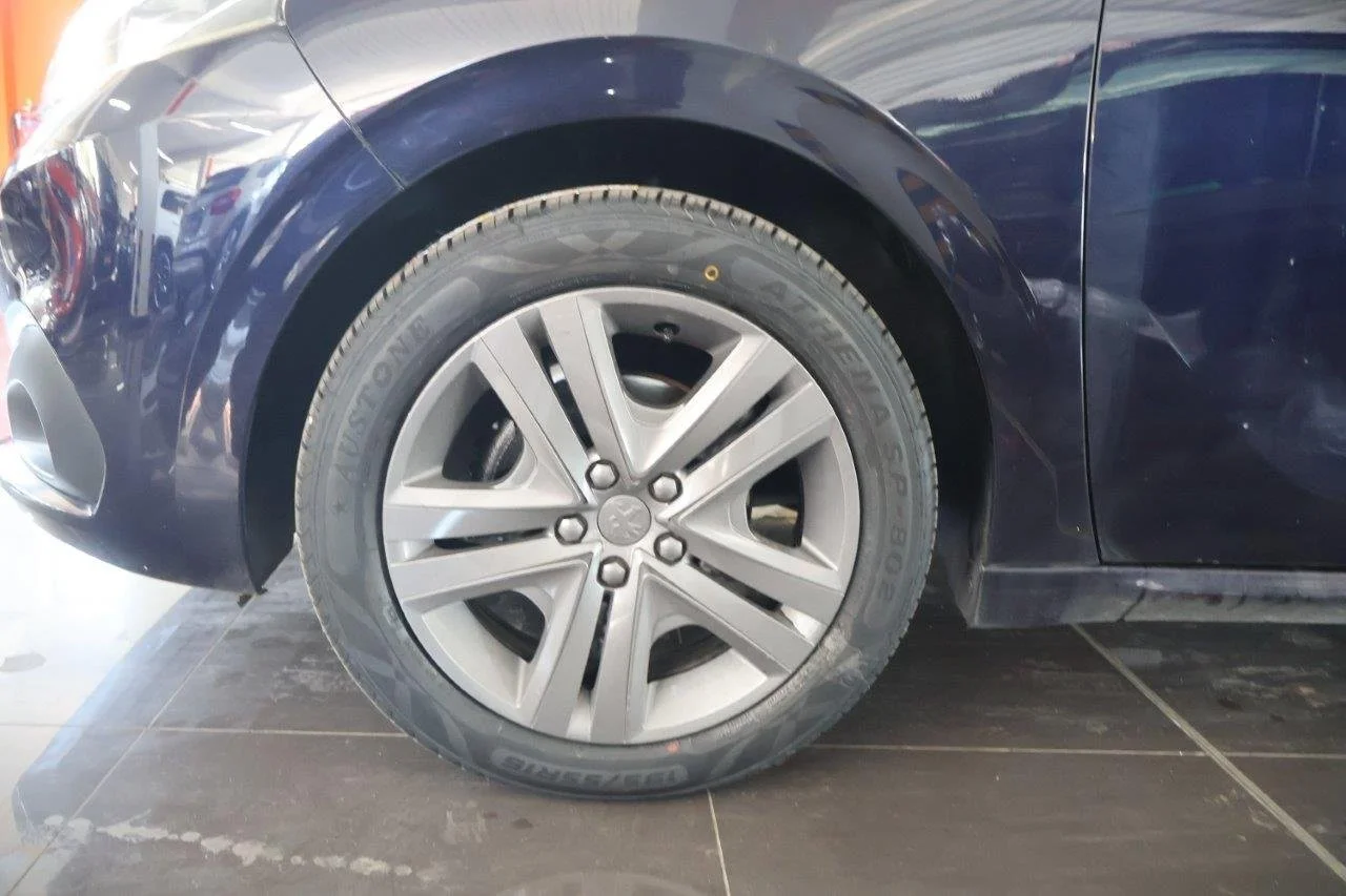 Peugeot 208 - View model 14
