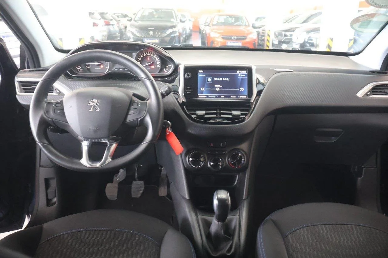 Peugeot 208 - View model 23