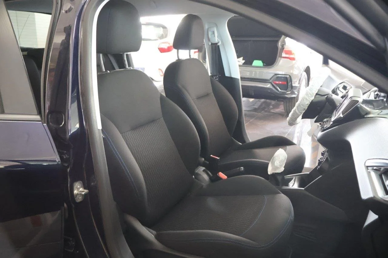 Peugeot 208 - View model 25