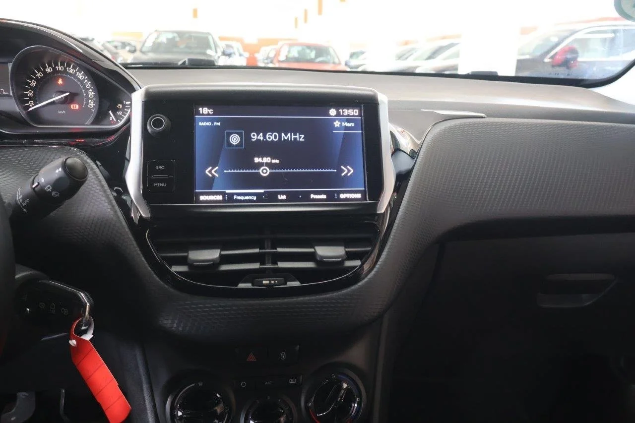 Peugeot 208 - View model 30