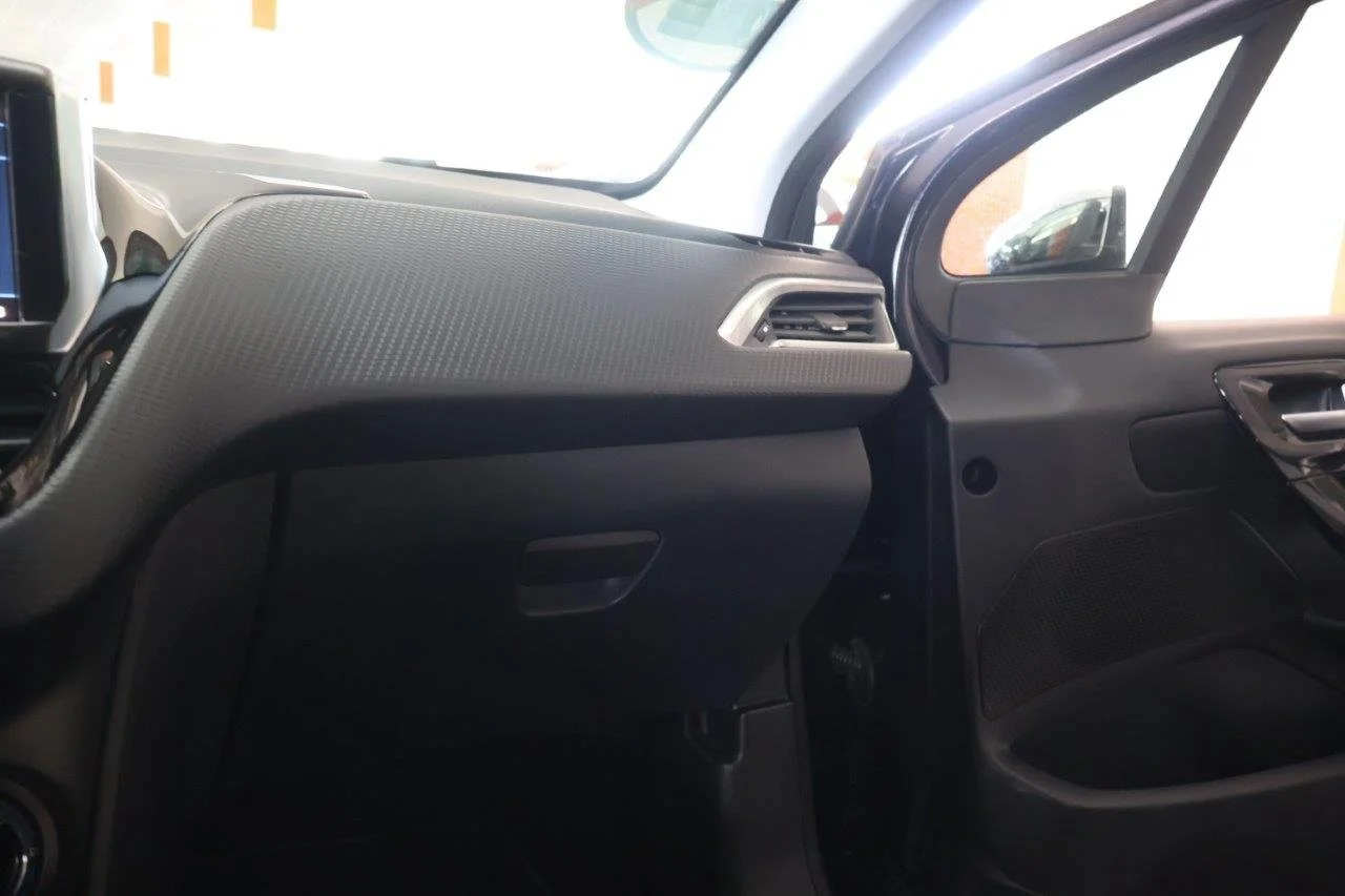 Peugeot 208 - View model 31