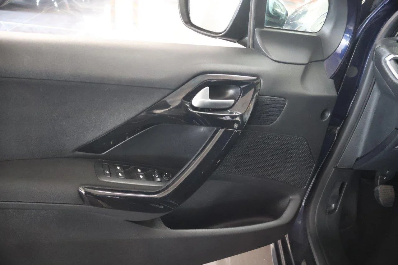 Peugeot 208 - View model 34