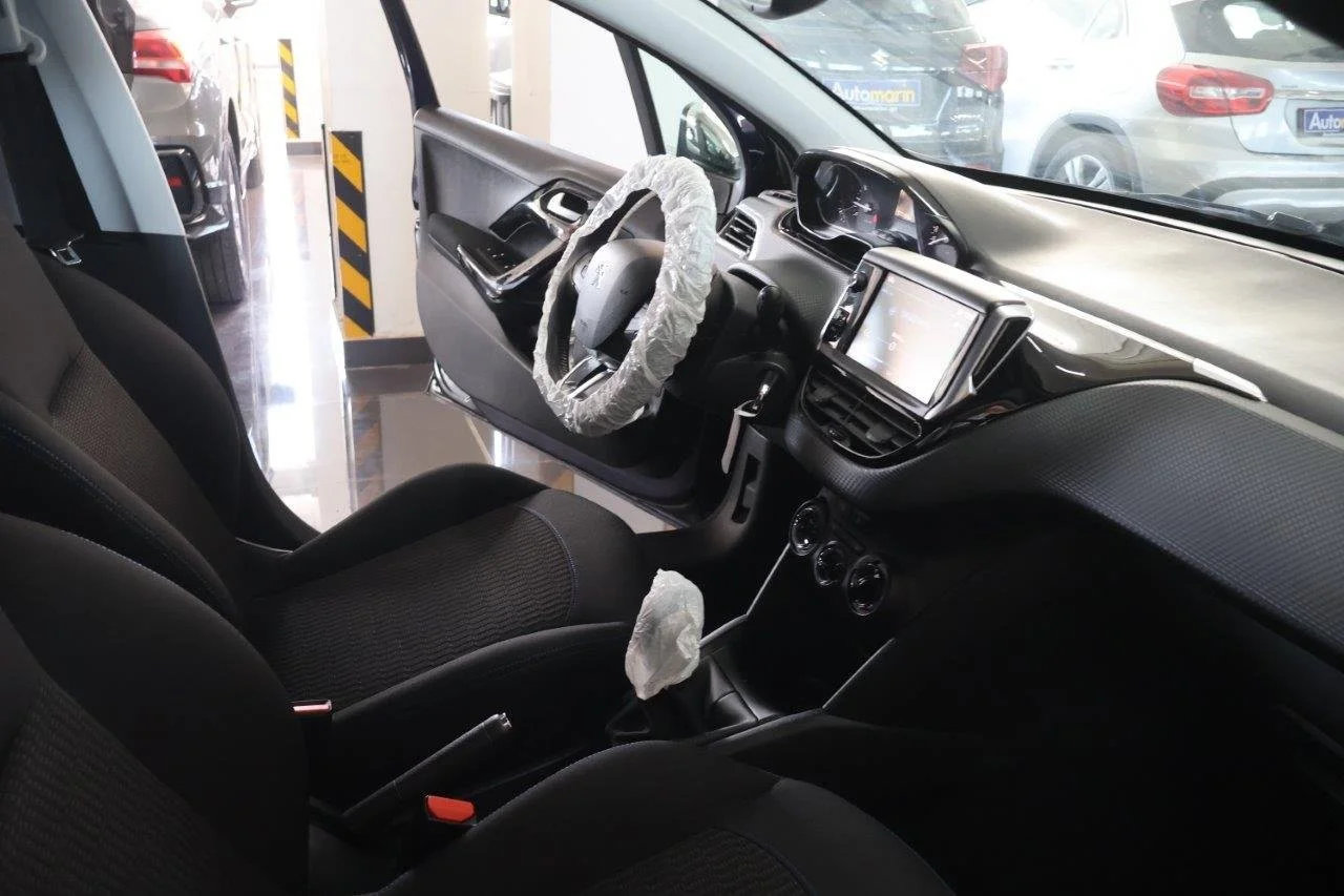 Peugeot 208 - View model 36