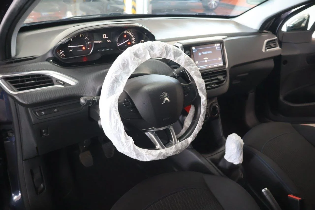 Peugeot 208 - View model 37