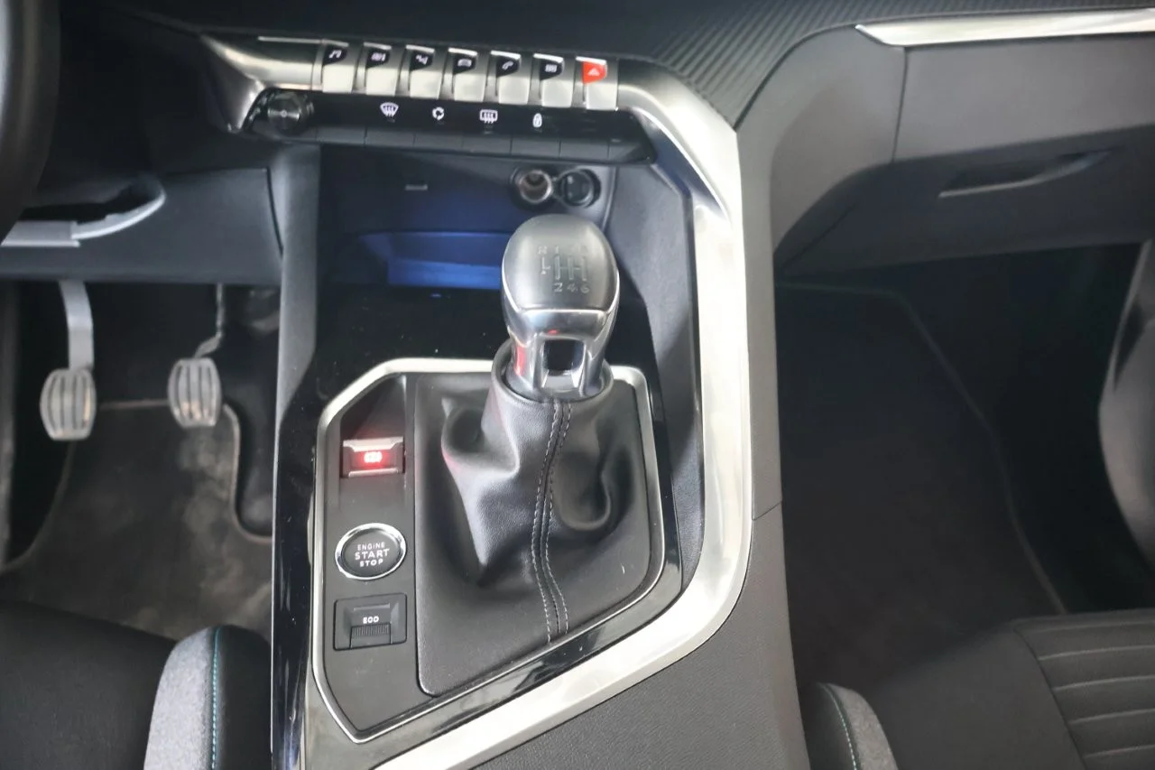 Peugeot 3008 - View model 32