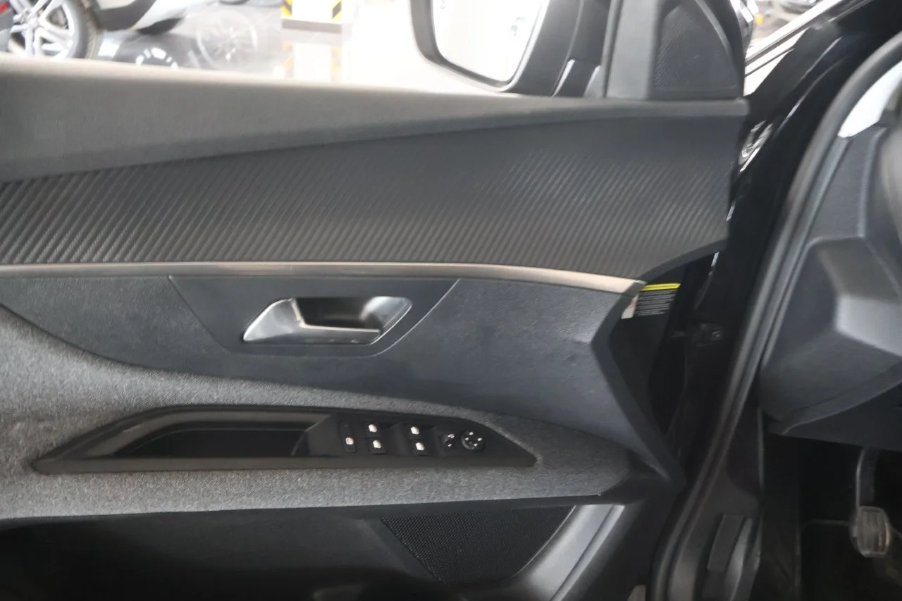 Peugeot 3008 - View model 35