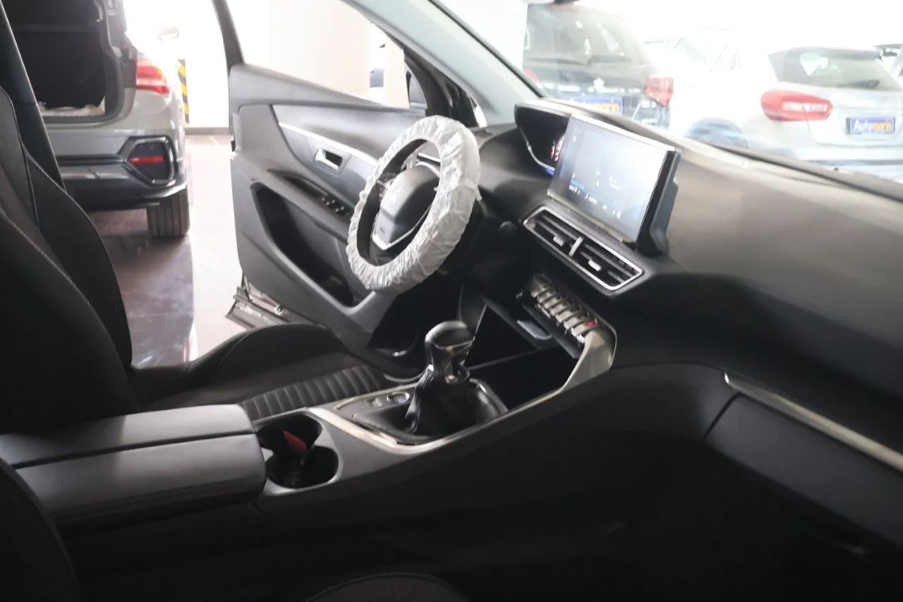 Peugeot 3008 - View model 37