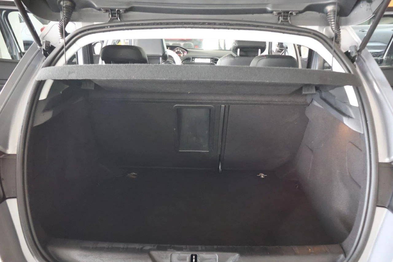 Peugeot 308 - View model 10