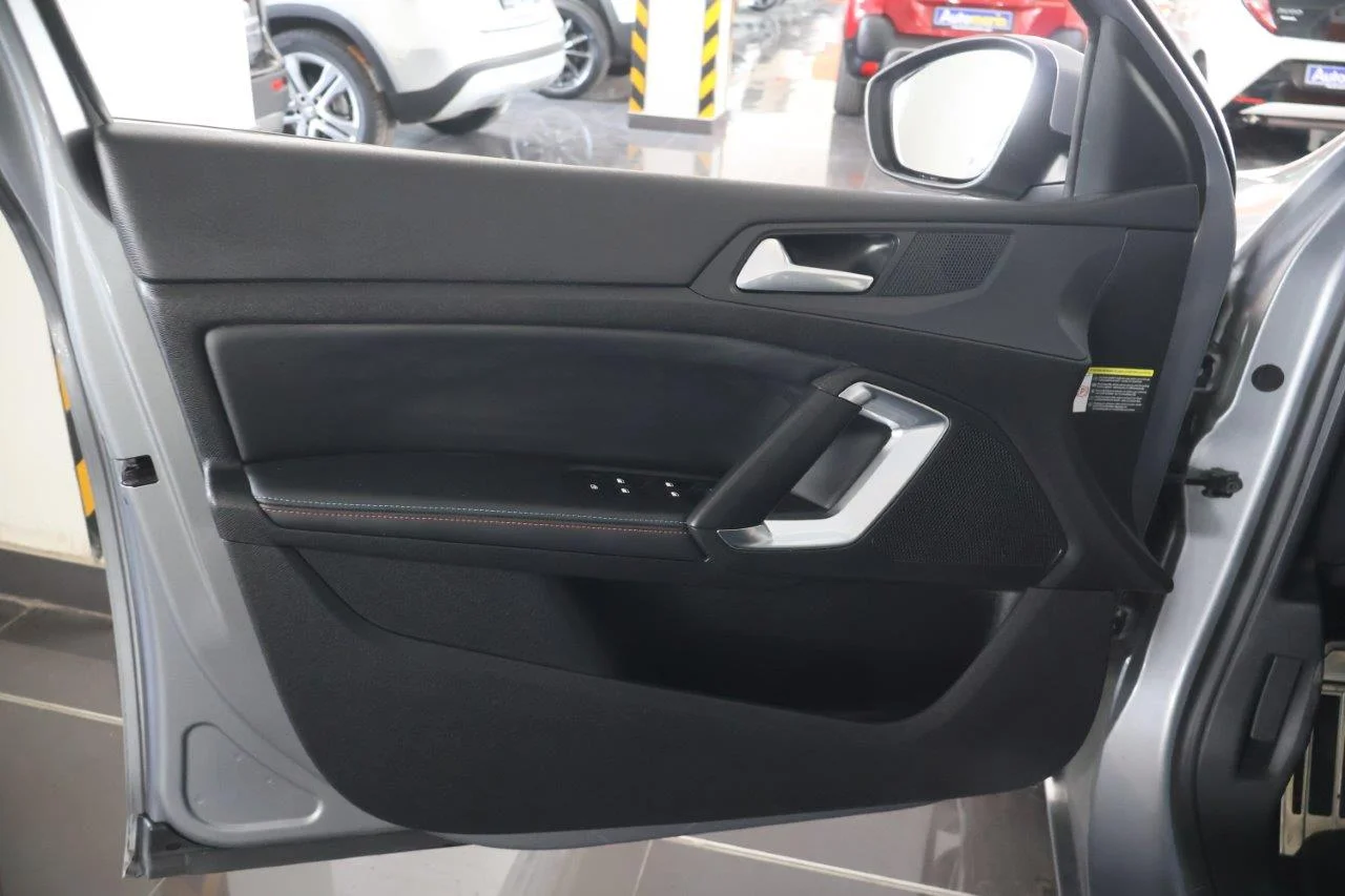 Peugeot 308 - View model 36