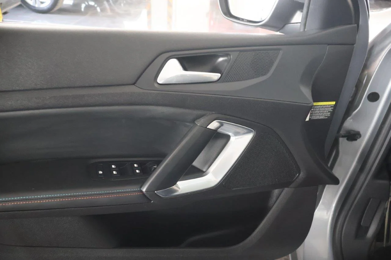 Peugeot 308 - View model 37